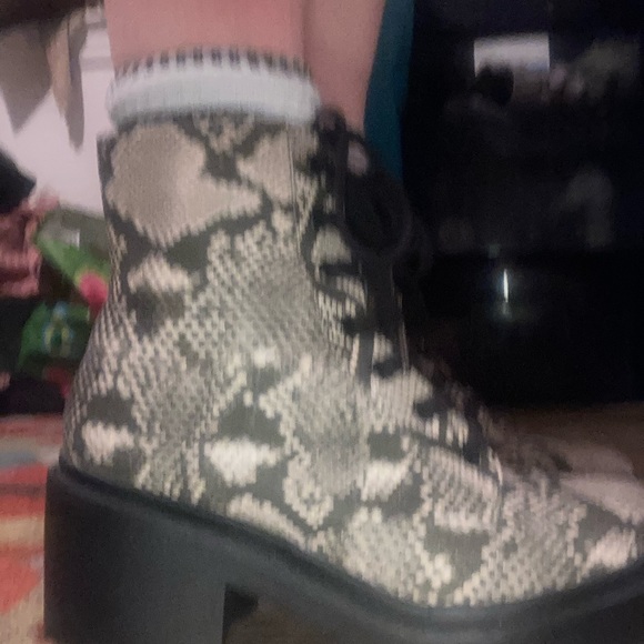 Never worn outside faux snake skin boots size 8 1/2 - Picture 6 of 6